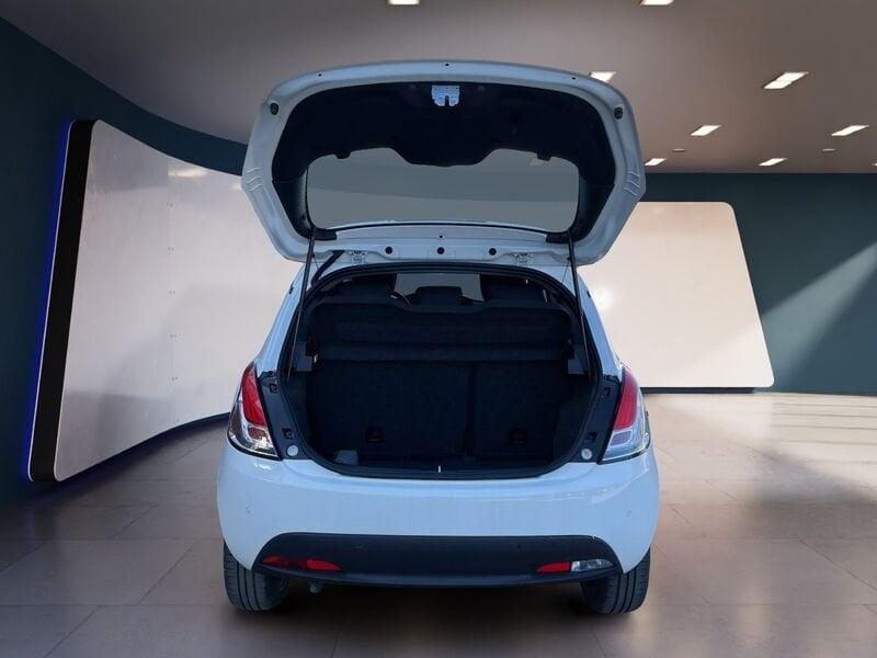 Lancia Ypsilon III 2021 1.0 hybrid Silver s&s 70cv