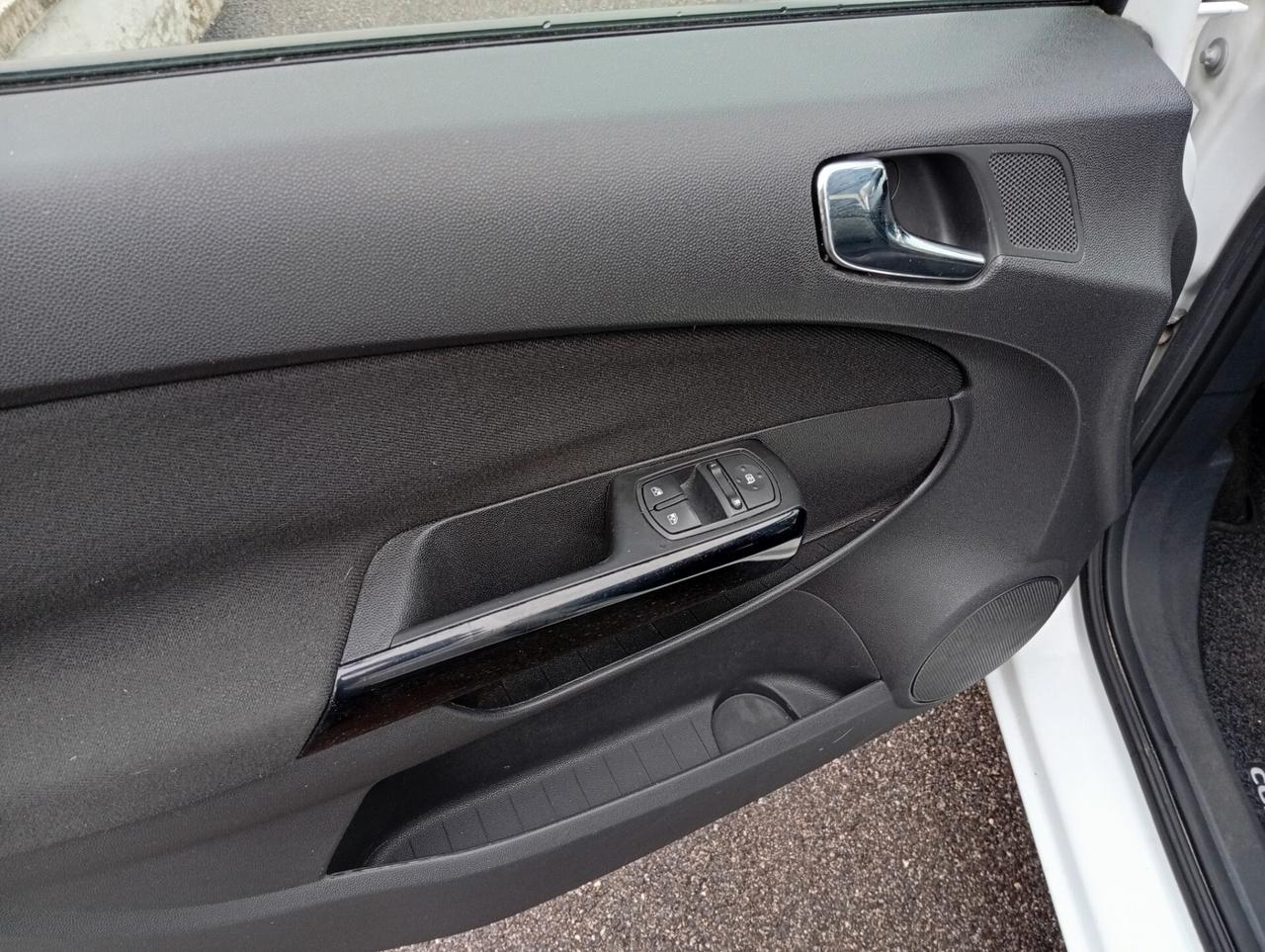 Opel Corsa 1.2 80CV 5 porte GPL-TECH Club