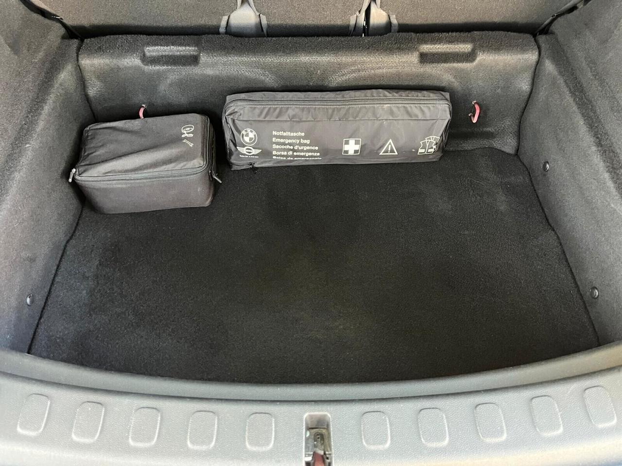 Mini Cooper D Countryman 2.0 D Business BI-COLOR