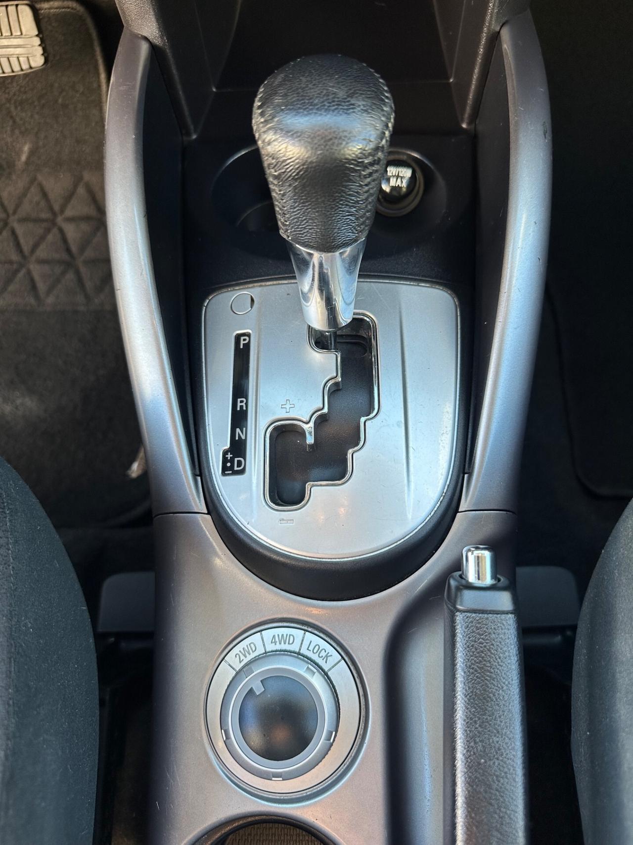 Mitsubishi Outlander 2.4 MIVEC Instyle 7 p.ti