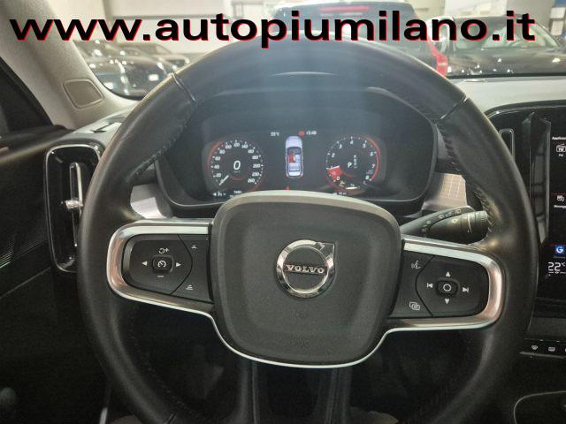 VOLVO XC40 T3 Momentum Core