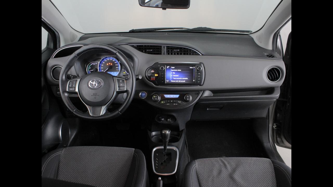 TOYOTA Yaris III 2015 - Yaris 5p 1.5h Active my16
