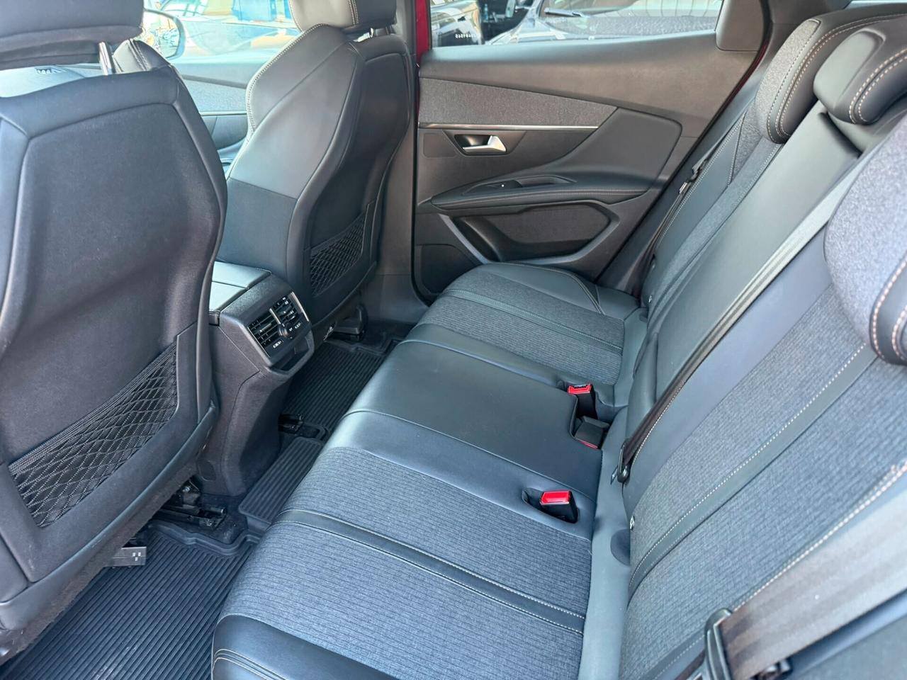 Peugeot 3008 1.2 GT LINE