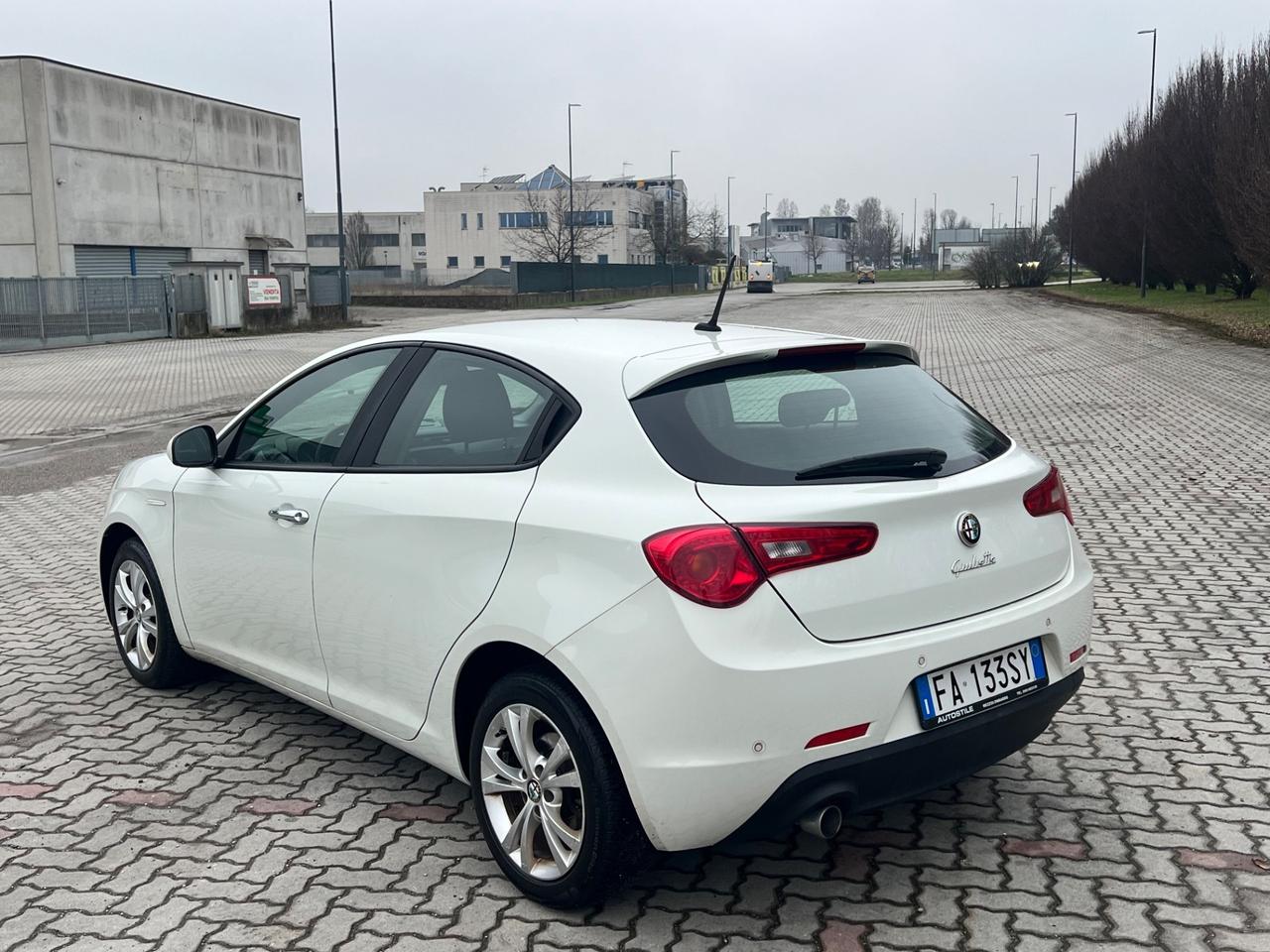 Alfa Romeo Giulietta 1.6 JTDm-2 105 CV Distinctive