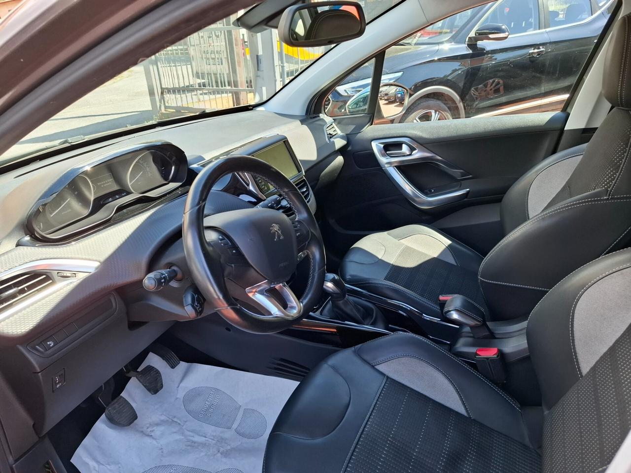Peugeot 2008 BlueHDi 100 Allure
