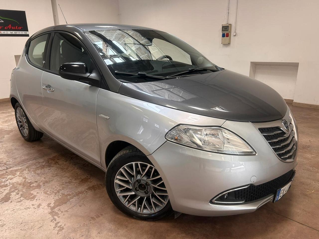 Lancia Ypsilon 1.2 69 CV 5 porte S&S Platinum