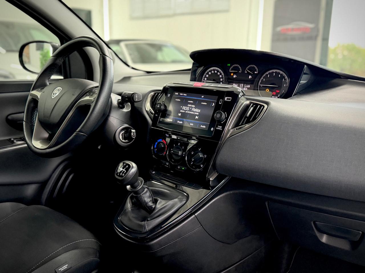 Lancia Ypsilon 1.0 FireFly 5 porte S&S Hybrid Gold