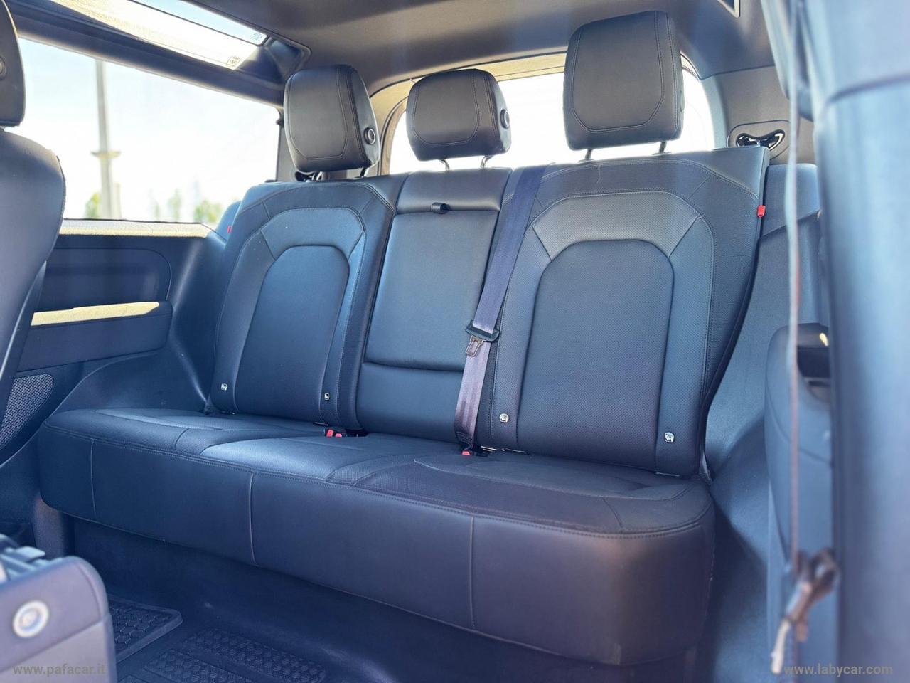 LAND ROVER Defender 90 3.0D I6 200 CV X-Dynamic S