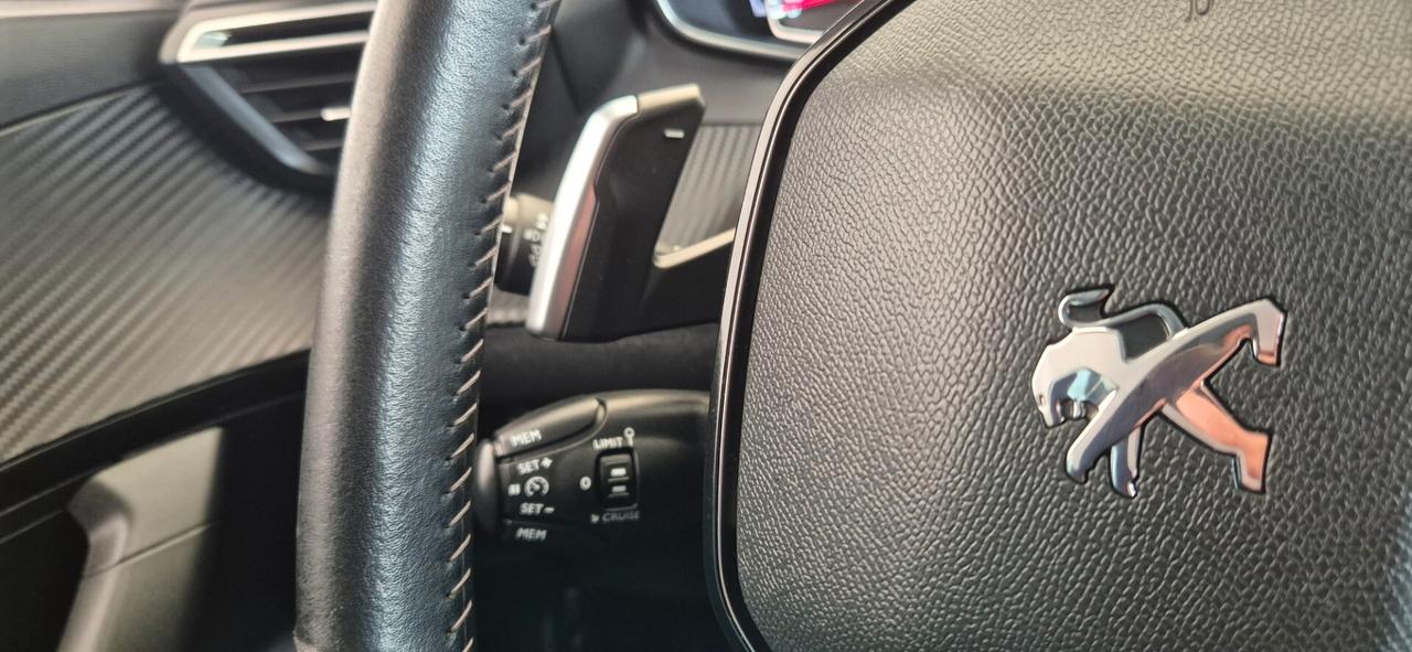 PEUGEOT 2008 1.5HDI 130CV C.Automatico 05/2021