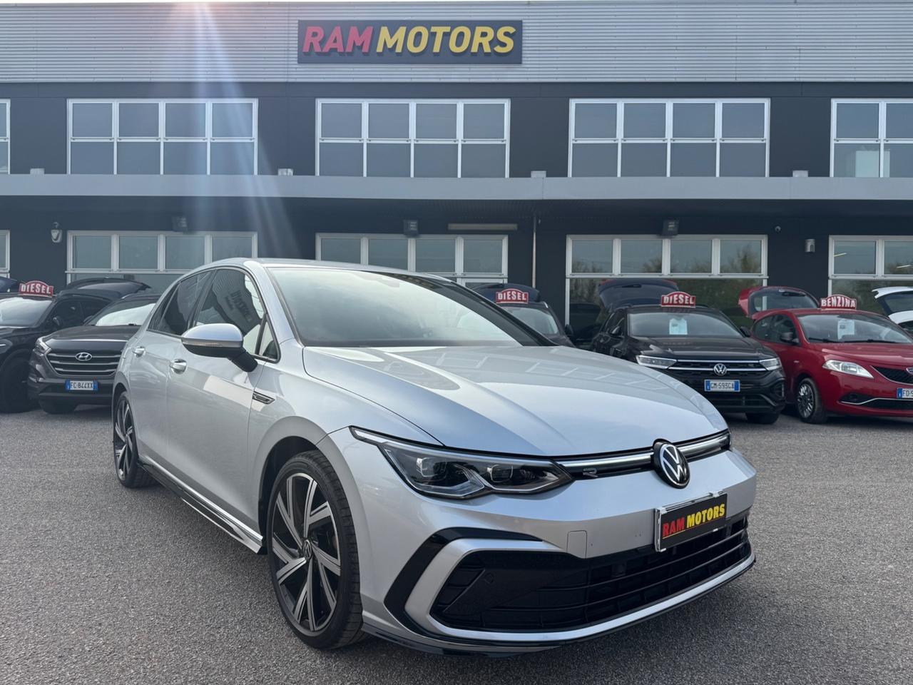 VOLKSWAGEN GOLF 8 R-LINE DSG 1.5 eTSI 150 CV EVO ACT