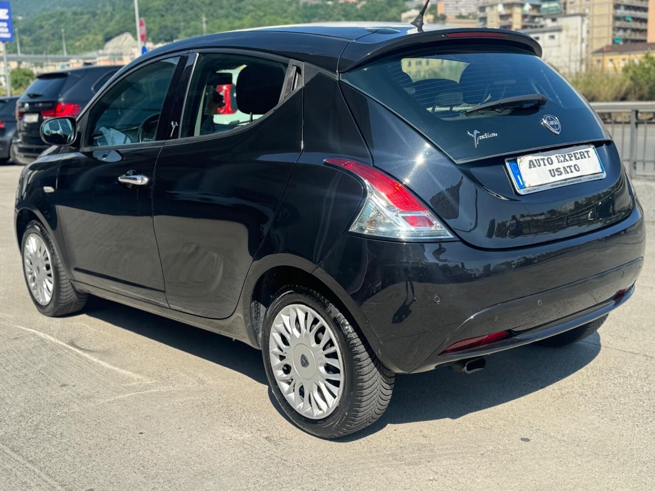 Lancia Ypsilon 1.2 69 CV 5 porte Platinum 2016