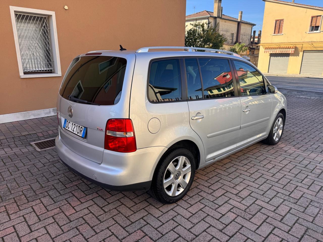 Volkswagen Touran 2.0 Tdi Ok Neopatentati