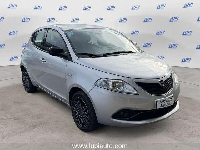 Lancia Ypsilon 1.0 firefly hybrid Gold s&s 70cv