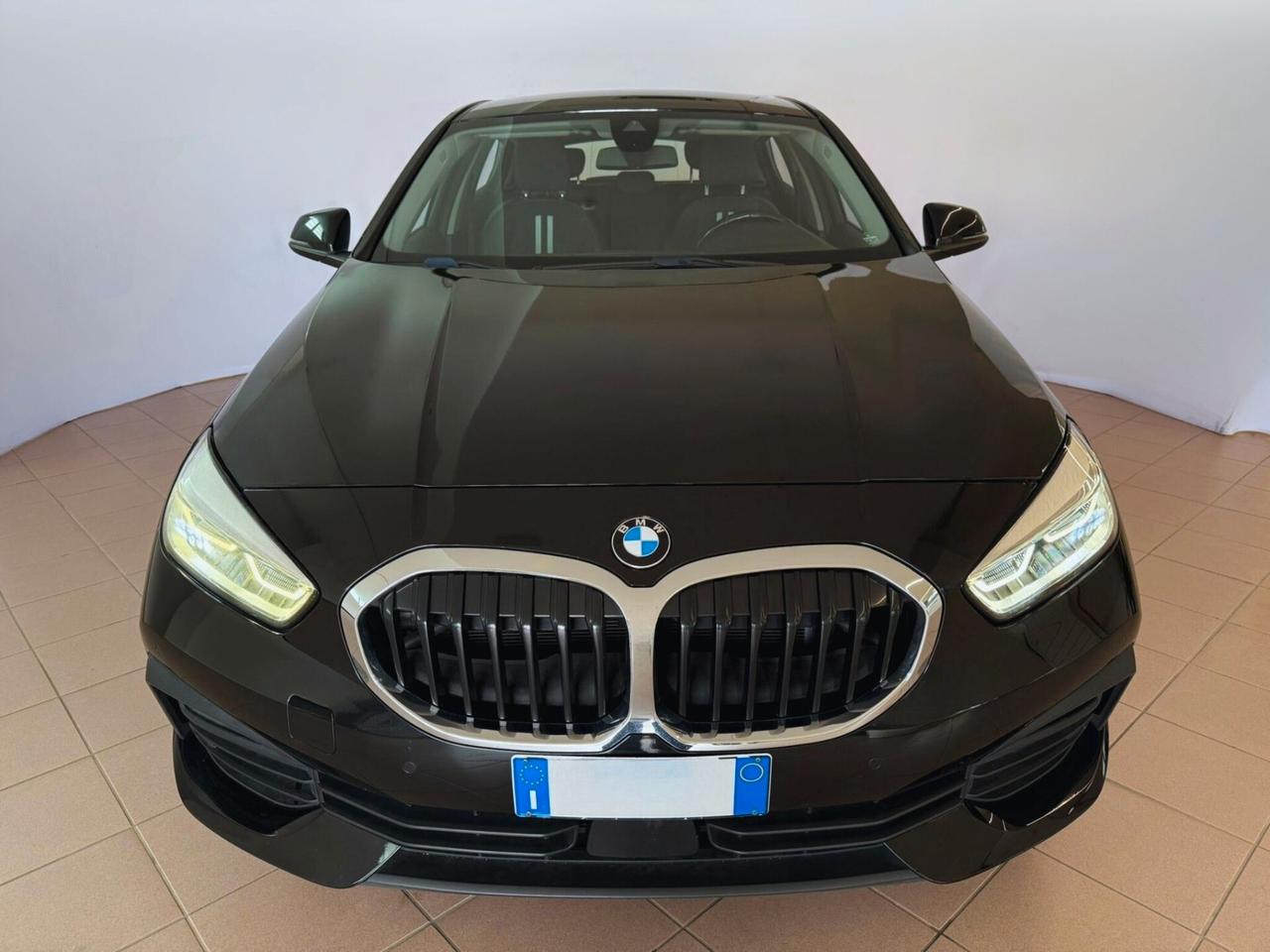 Bmw 118 118d 5p. Business Advantage