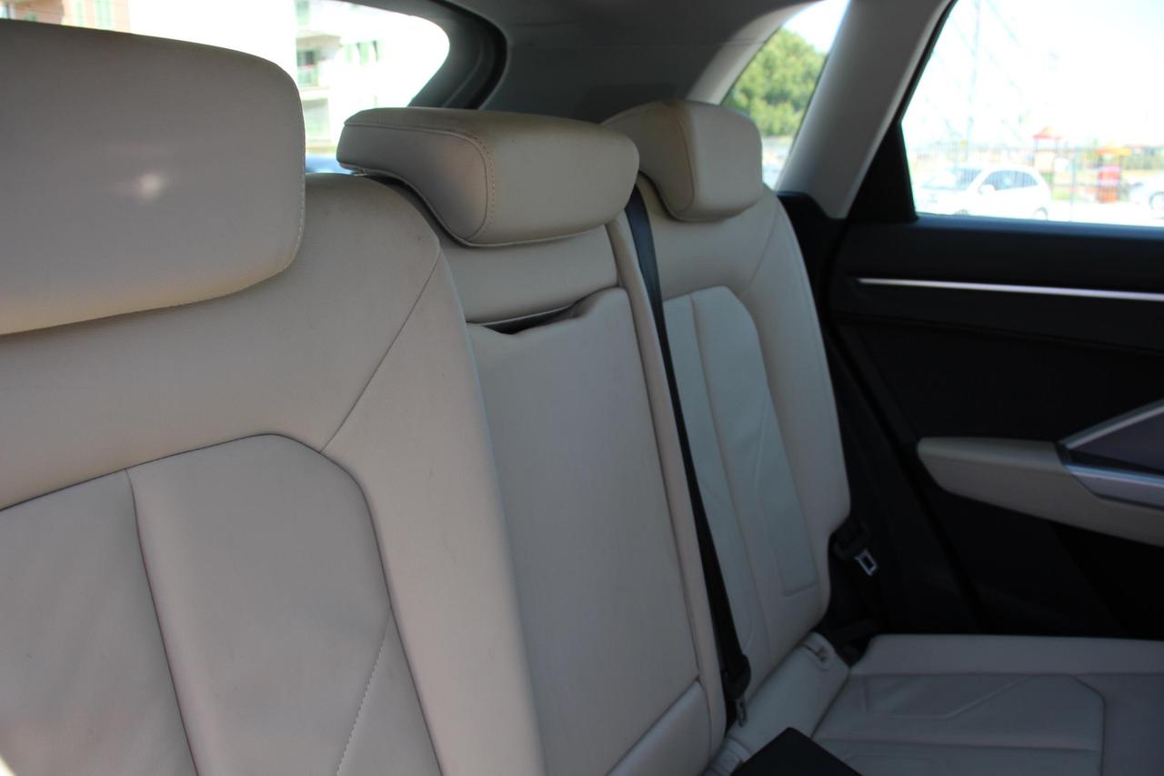 Audi Q3 40 2.0 tdi Business quattro 200cv s-tronic