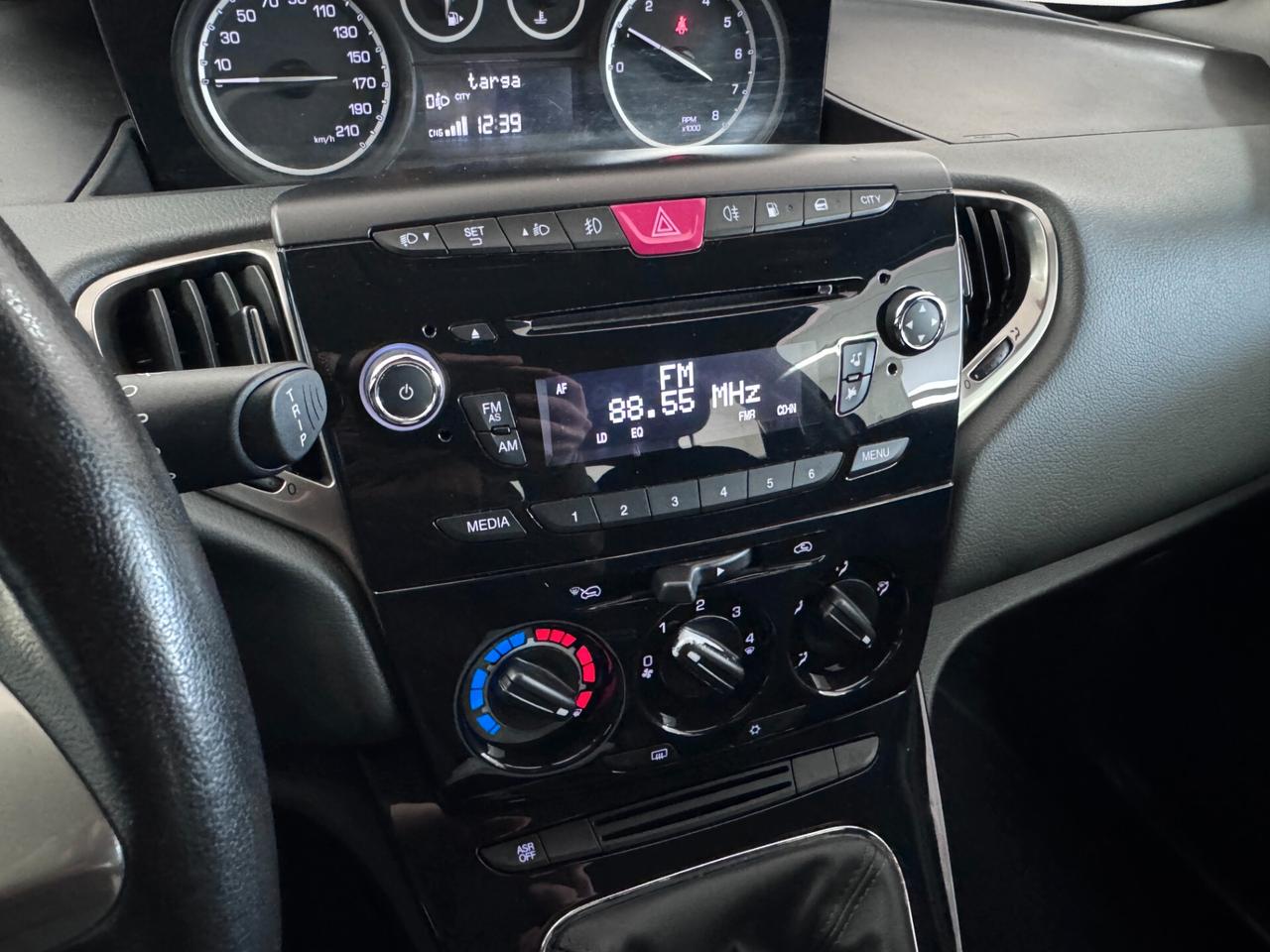 LANCIA YPSILON 0,9 METANO (CONTOVENDITA)