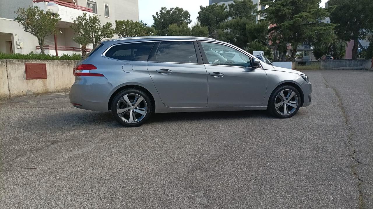 Peugeot 308 BlueHDi 120 S&S SW Allure