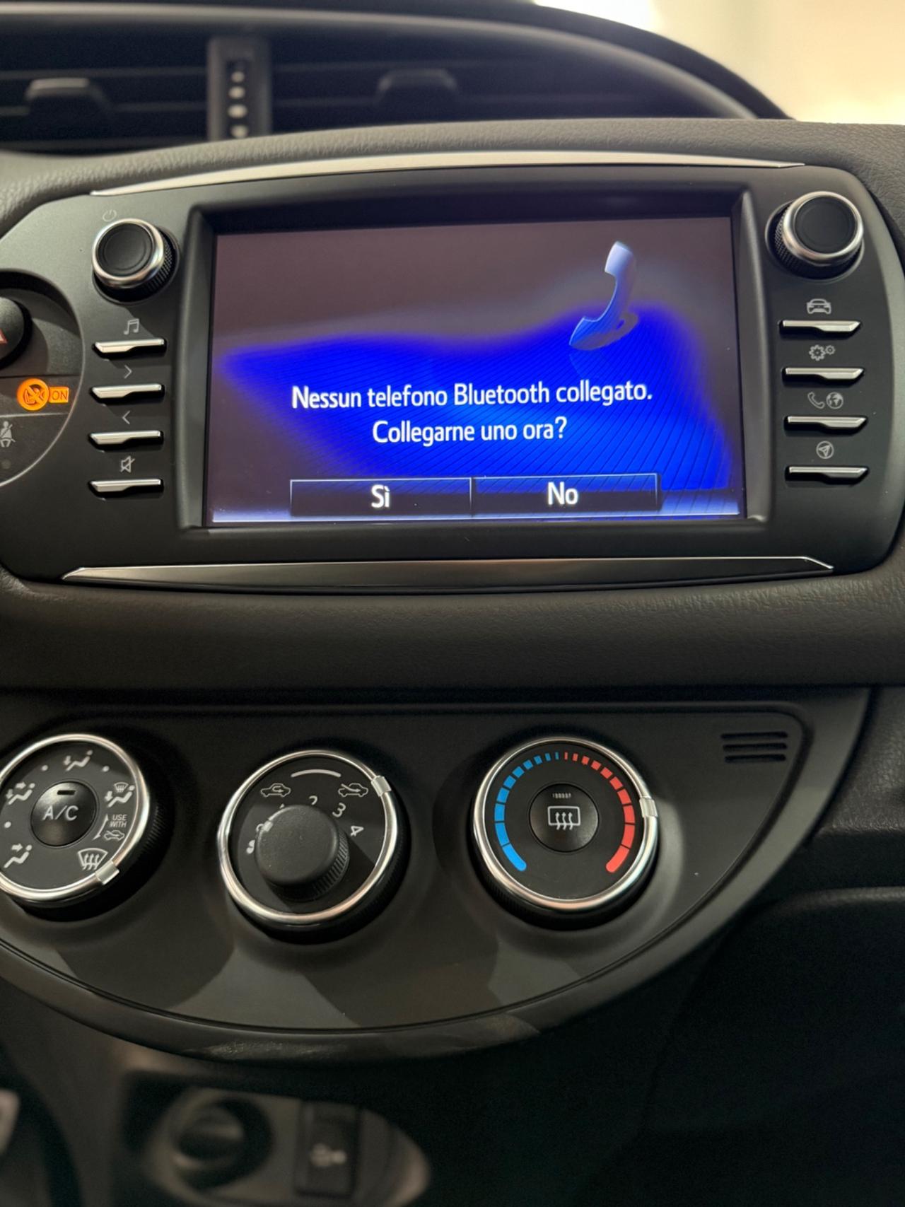 Toyota Yaris 5p 1.0 Lounge CON 17000 KM, NAVI,TELECAMERA,BLUETOOTH ,SCHERMO TOUCH