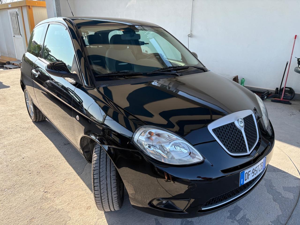 Lancia Ypsilon 1.2 Passion 148000km!