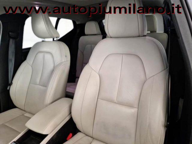 VOLVO XC40 T5 Recharge Plug-in Hybrid Inscription