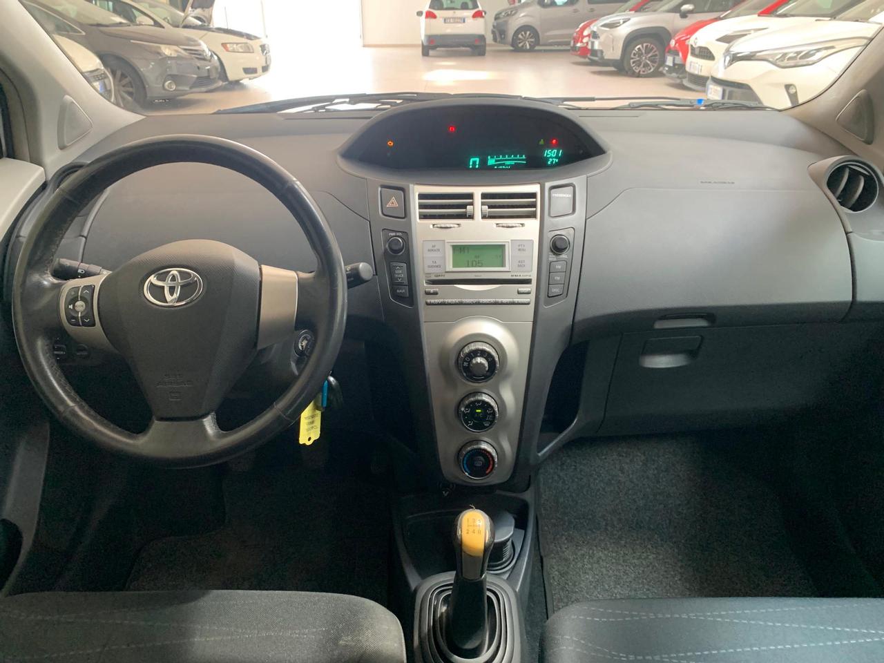 Toyota Yaris 5p 1.3 Sol