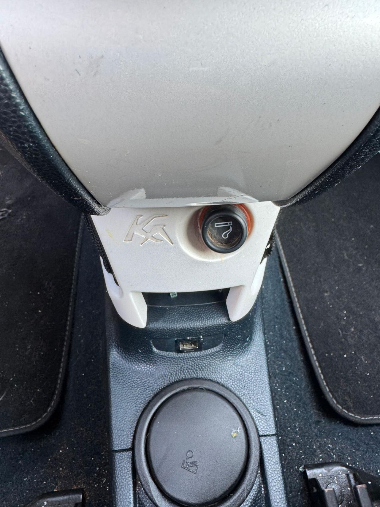 Ford Ka 1.2 8V 69CV Titanium operatori di settore