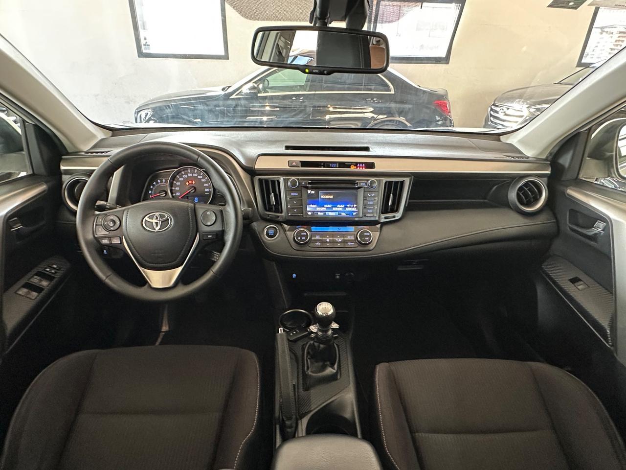 Toyota RAV 4 RAV4 2.0 D-4D 2WD Style White Ed.
