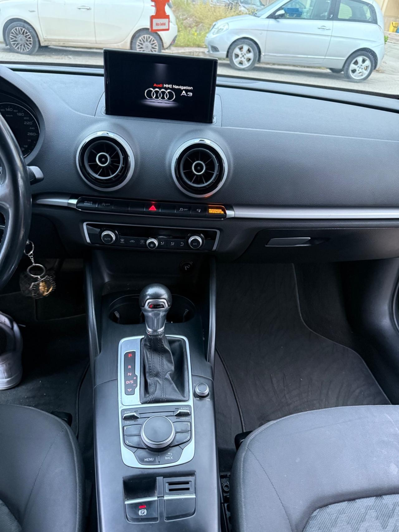 Audi A3 SPB 1.6 TDI clean diesel S tronic Young