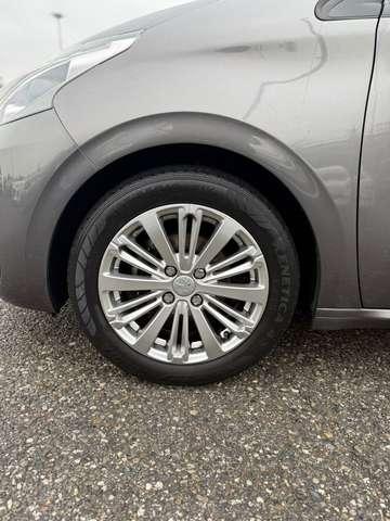 Peugeot 208 208 I 2015 5p 1.6 bluehdi Allure 75cv