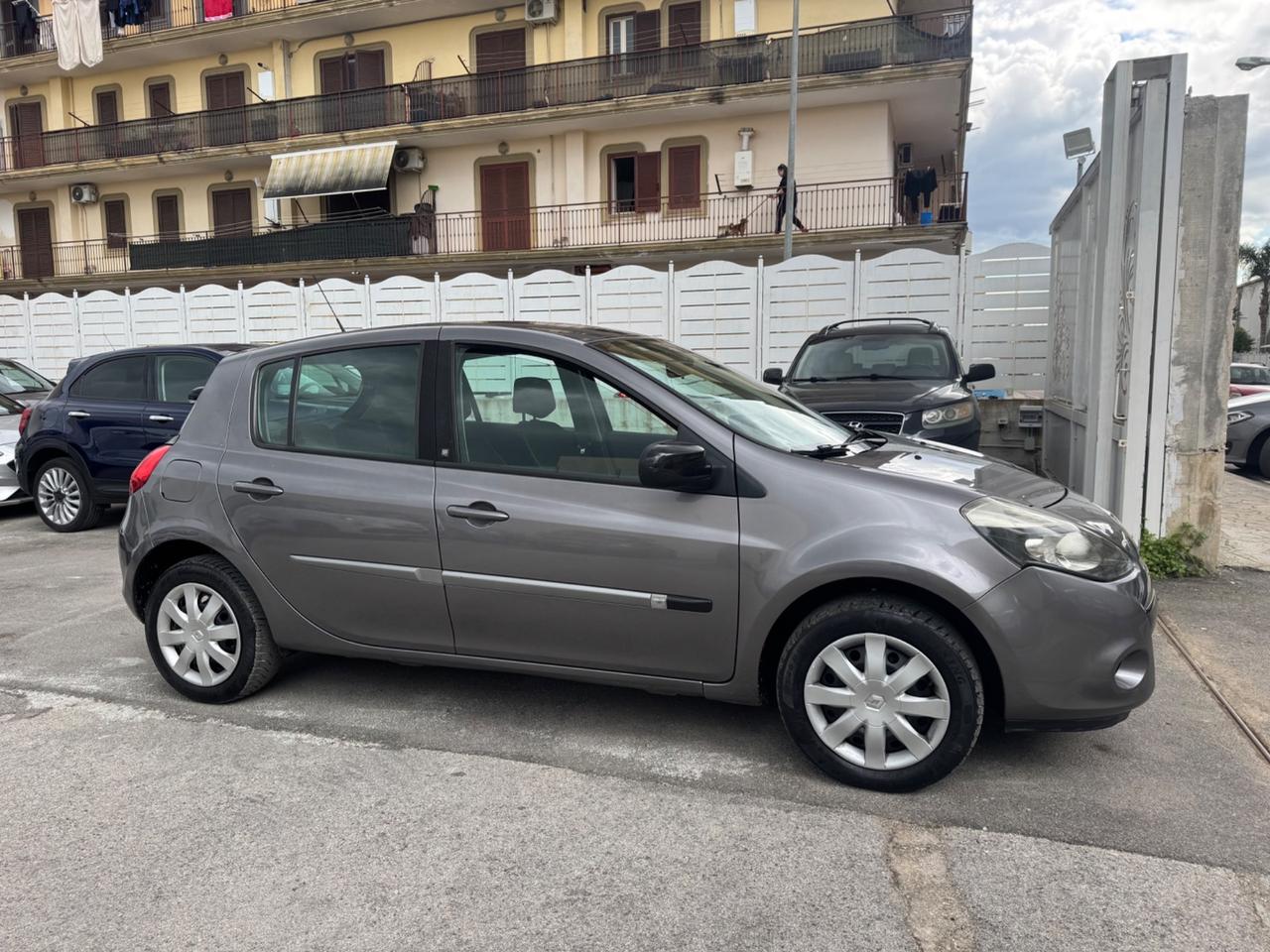 Renault Clio 1.2 GPL 75CV 20th 2011