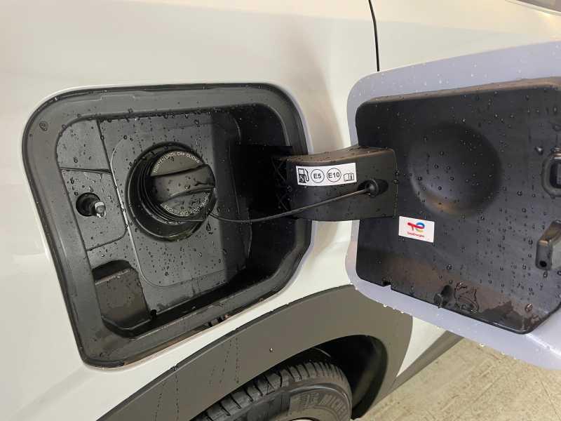 PEUGEOT Nuovo 5008 Hybrid 136 e-DCS6 GT
