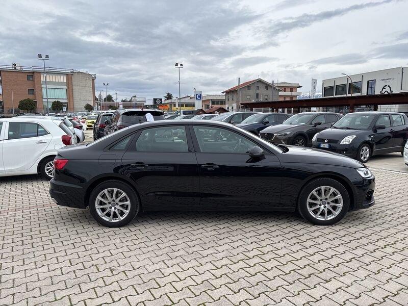 Audi A4 35 TDI Business S-Tronic Sedan