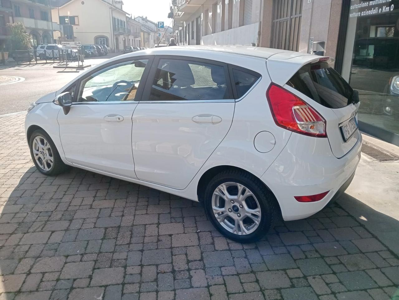 Ford Fiesta 1.5 TDCi 75CV 5 porte Titanium