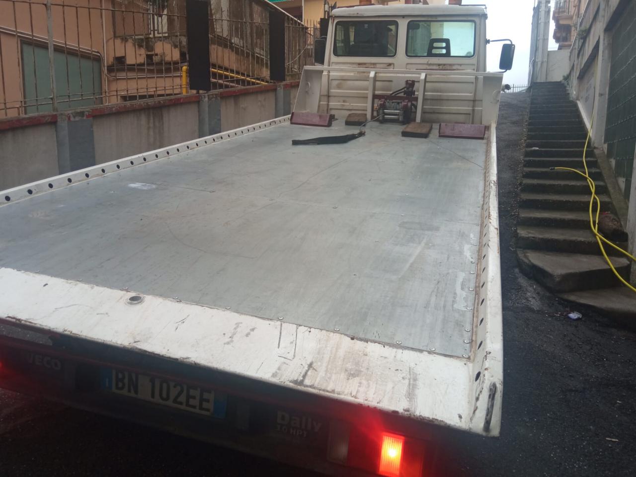 Carro Attrezzi IVECO 2.8cc PATENTE C - IVA ESPOSTA - PORTATA 28 QUINTALI