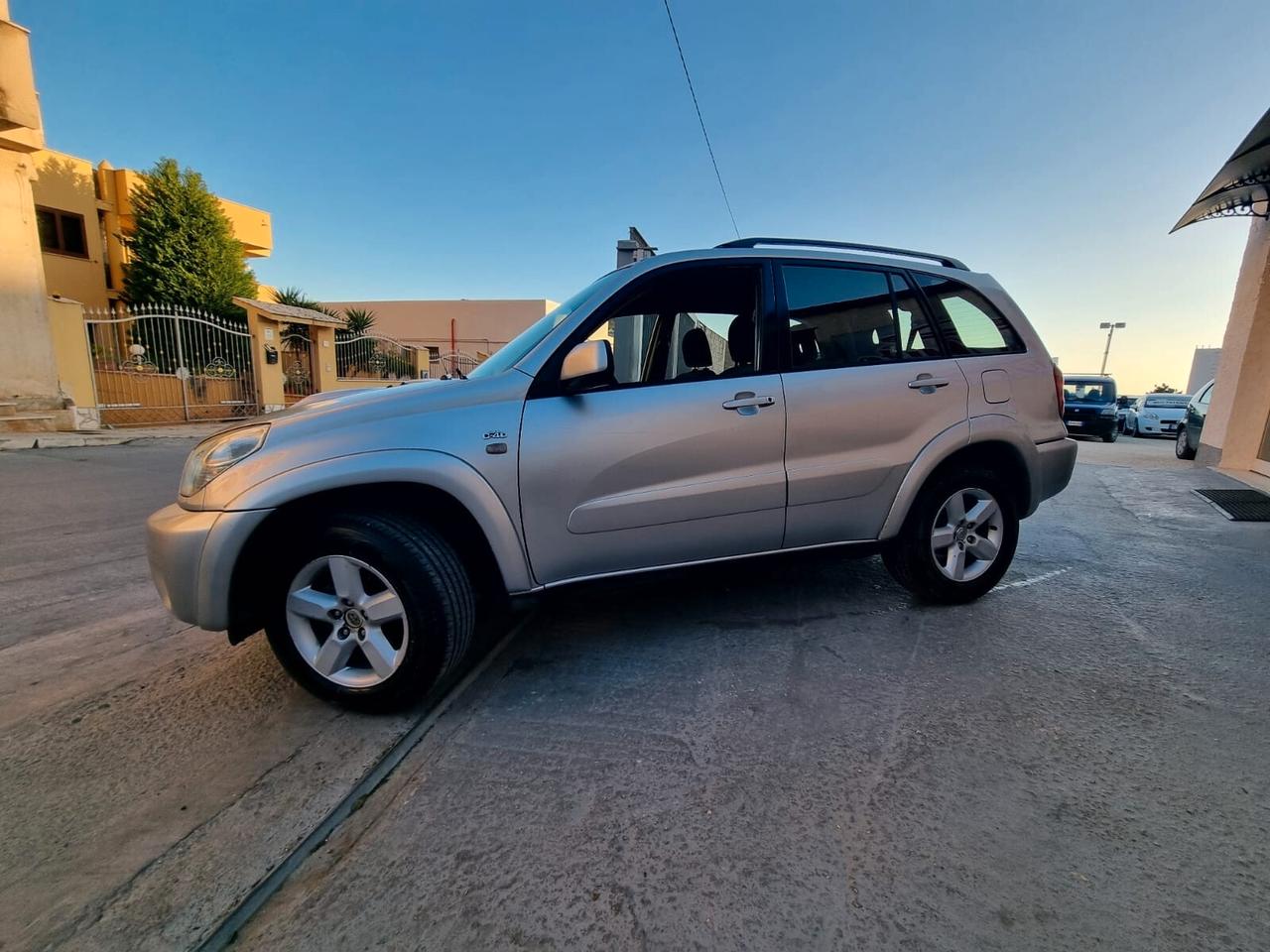 Toyota RAV 4 RAV4 2.0 Tdi D-4D cat 5 porte Sol