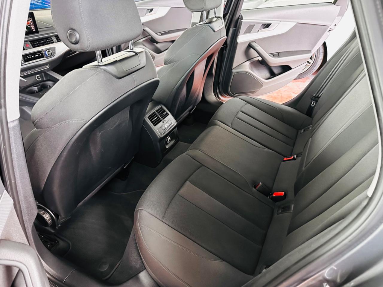 Audi A4 35 TDI 150CV S-Tronic 7Marce F1 S-Line