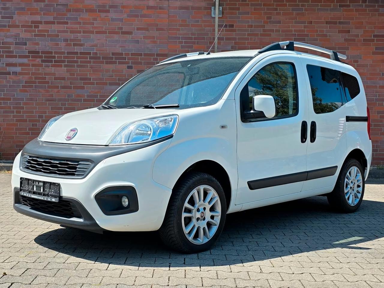 Fiat Qubo 1.4 8V 77 CV Lounge GANCIO TRAINO