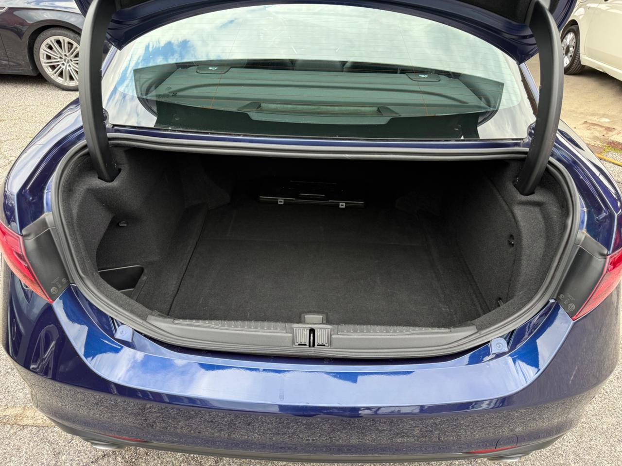 Giulia 2.2 180 CV- Sport-rate-garanzia-permute-E6