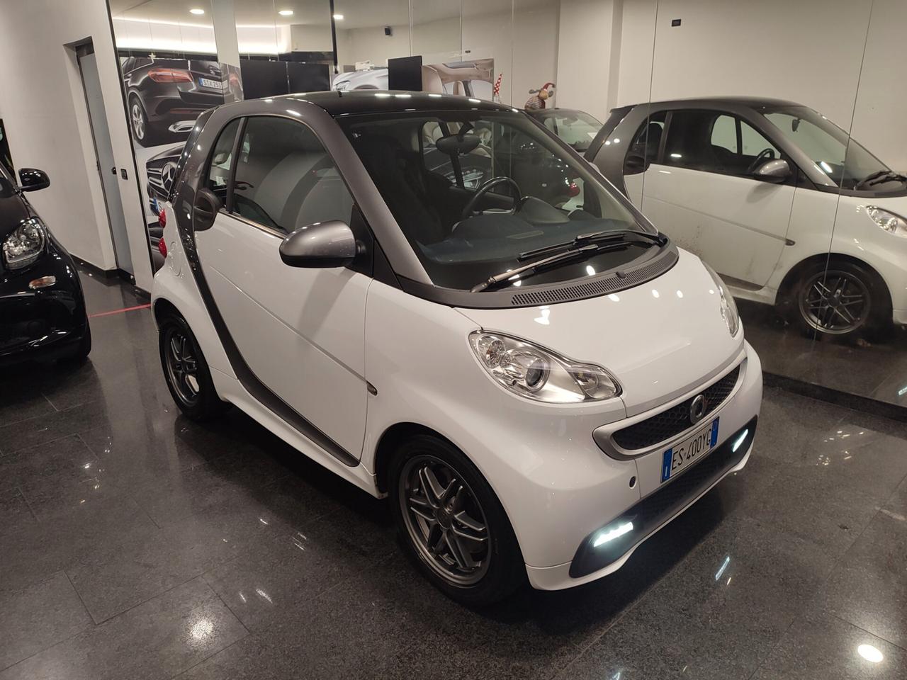 Smart ForTwo 1.0 52 kW MHD coupé Brabus Style SERVOSTERZO