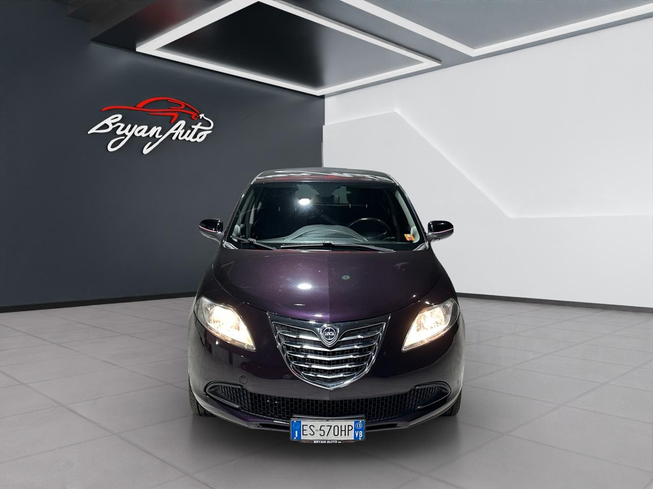 Lancia Ypsilon 0.9 TwinAir 85 CV 5 porte Metano Ecochic ELEFANTINO