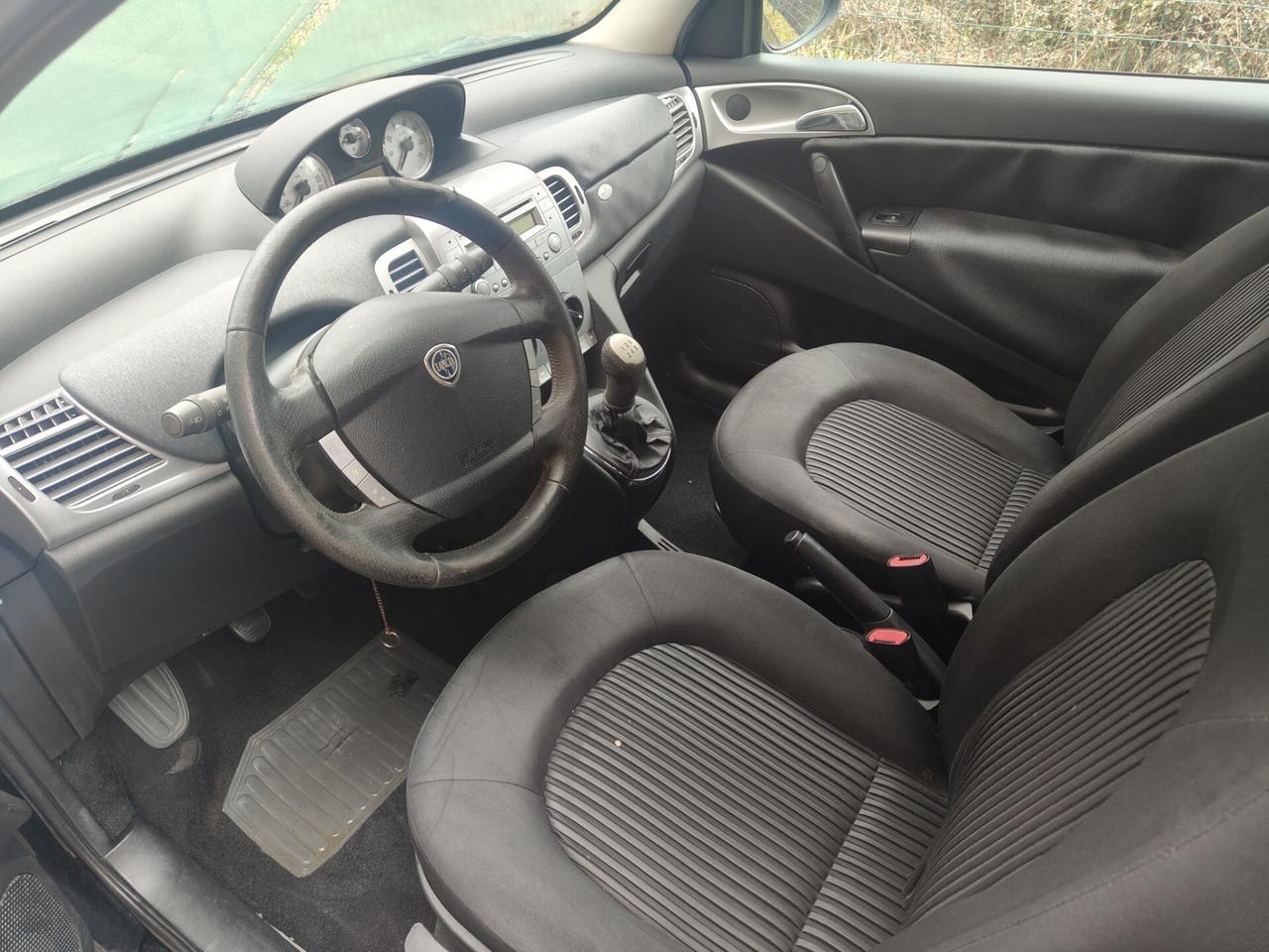 Lancia Ypsilon 1.3 MJT 75 CV Diva