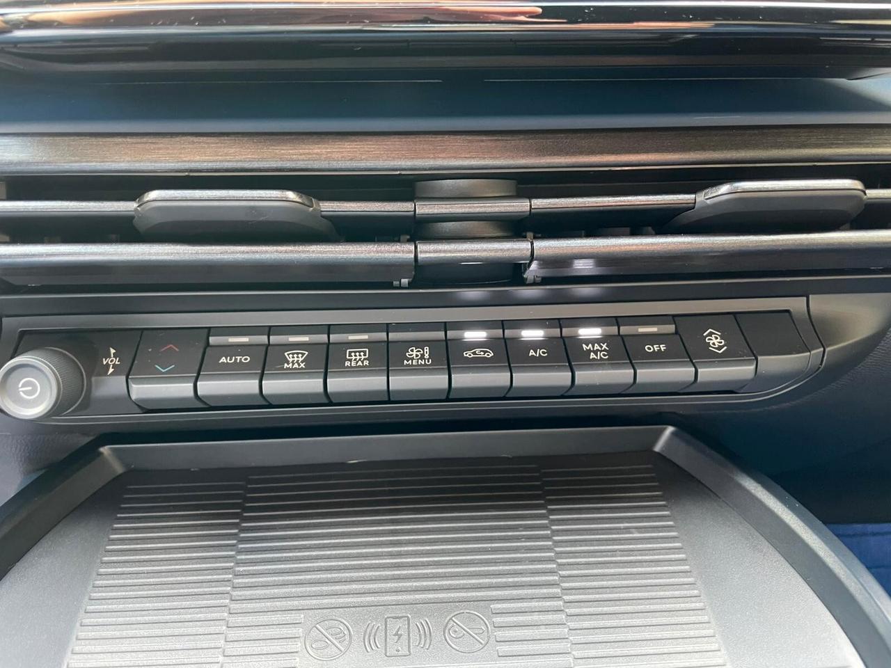 Lancia Ypsilon Hybrid e-DCT Edizione Cassina