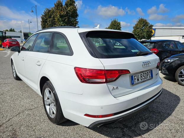 AUDI A4 Avant 35 TDI S tronic Business