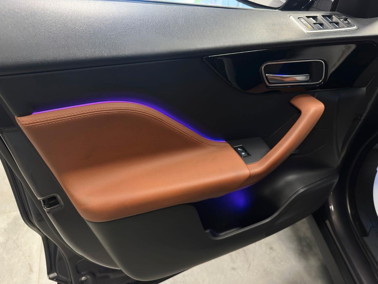 Jaguar F-Pace 2.0 D 180 CV AWD aut. Portfolio