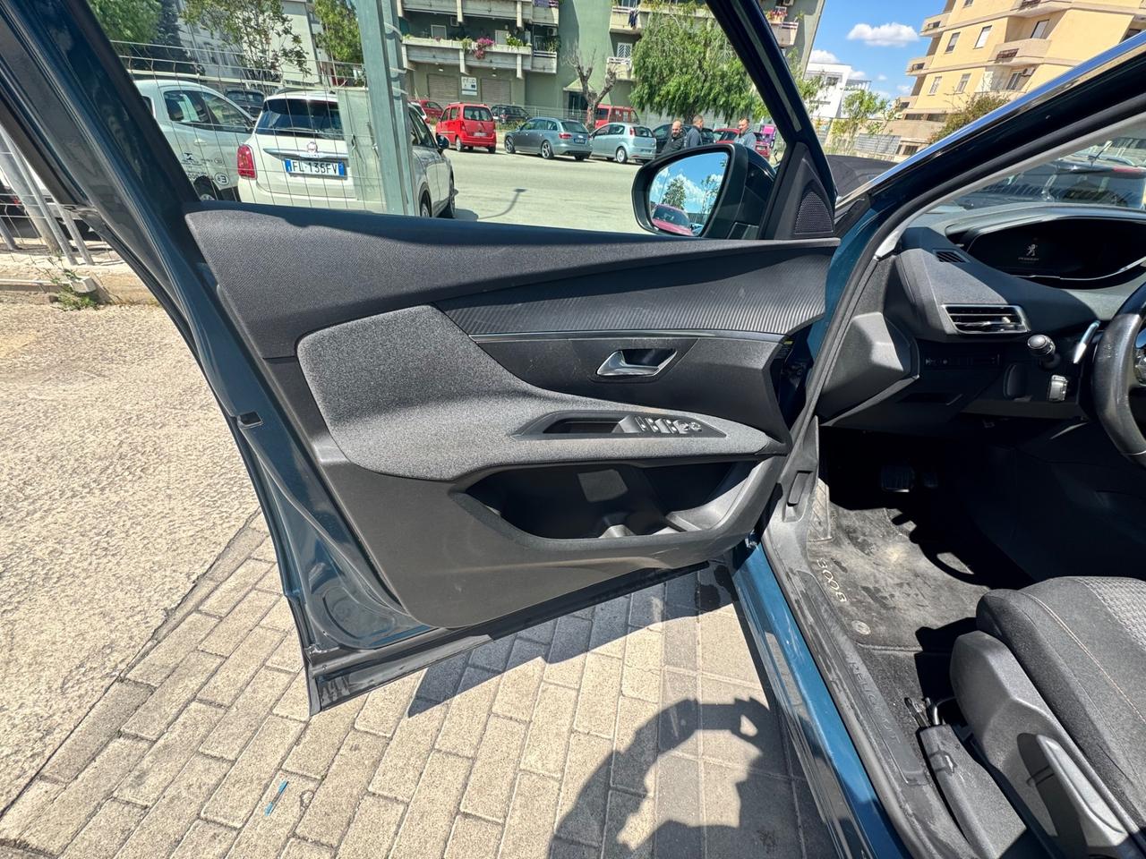 Peugeot 3008 BlueHDi 130 S&S EAT8 GT Prezzo Promo Finanziamento In Sede . Nota Bene Senza Finanziamento Il Prezzo Sara' Di Euro 17500.00
