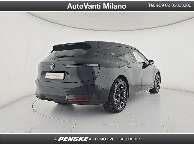 BMW iX xDrive40 Pacchetto Sportivo