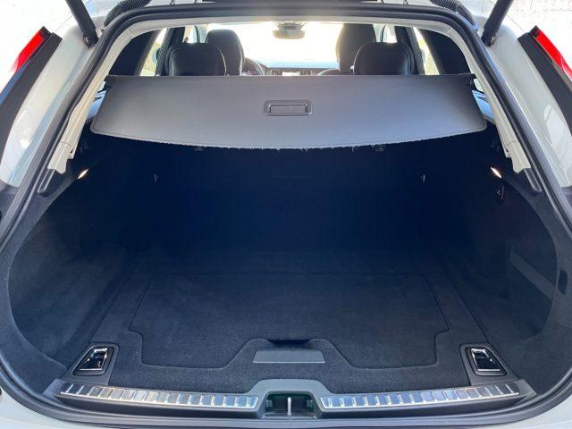 VOLVO V90 Cross Country B4 (d) AWD Geartronic Business Pro