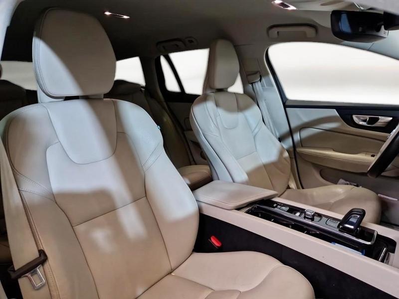 VOLVO V60 B4 D autom. Momentum Business Pro WAGON