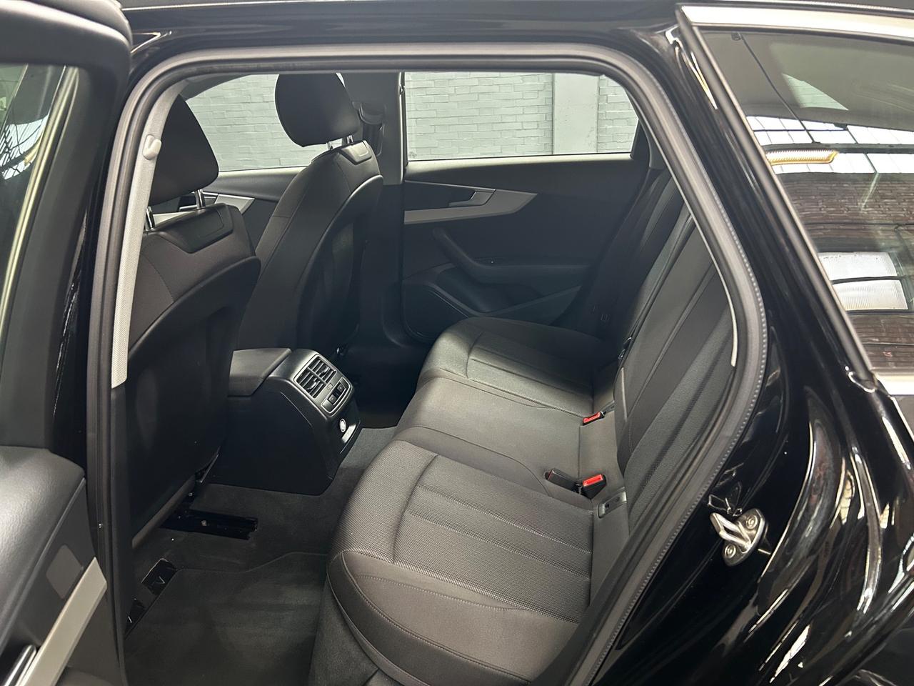 Audi A4 Avant 40 TDI quattro S tronic Sport