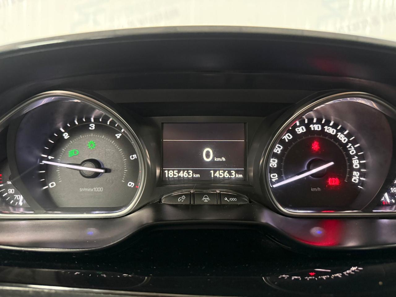 Peugeot 2008 1.6 Hdi 92cv Tetto panoramico